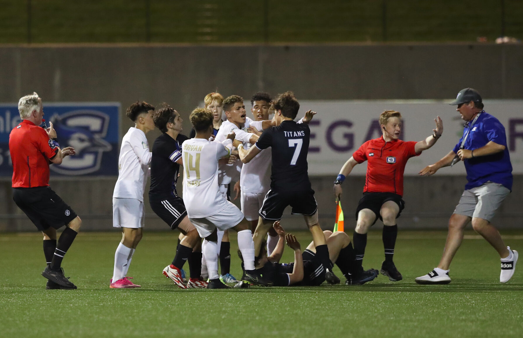 051122-owh-spo-statesoccer-em34.jpg